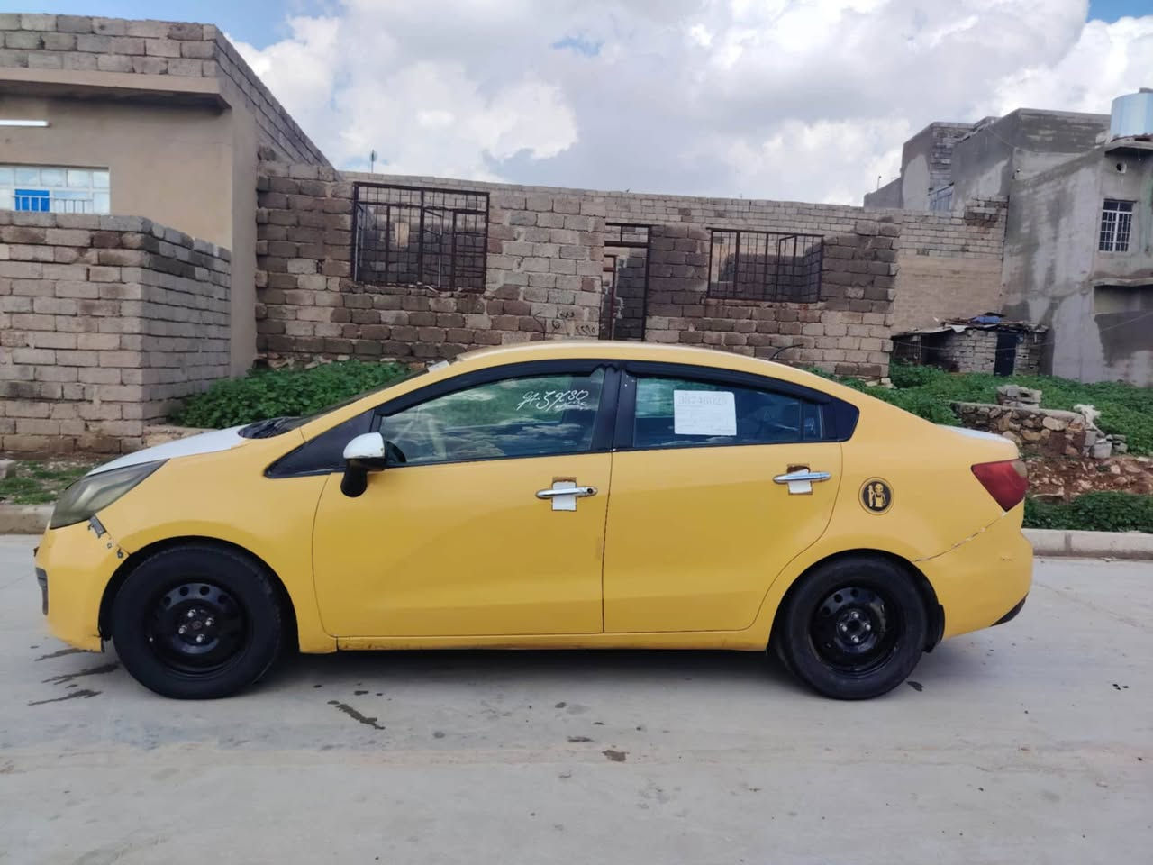 كيا ريو مغولي لبيع او ومراوس اكسن دبدوب كير محرك شرط جي دي اي ١٦ مال كصه جديد والكشر عل فحص بيها معجون جاملق الخلفي دواخل شرط كاربون بنزين بيها
*********** مكلف بل نشر تصل عل صاحبها مكان حي المامون
