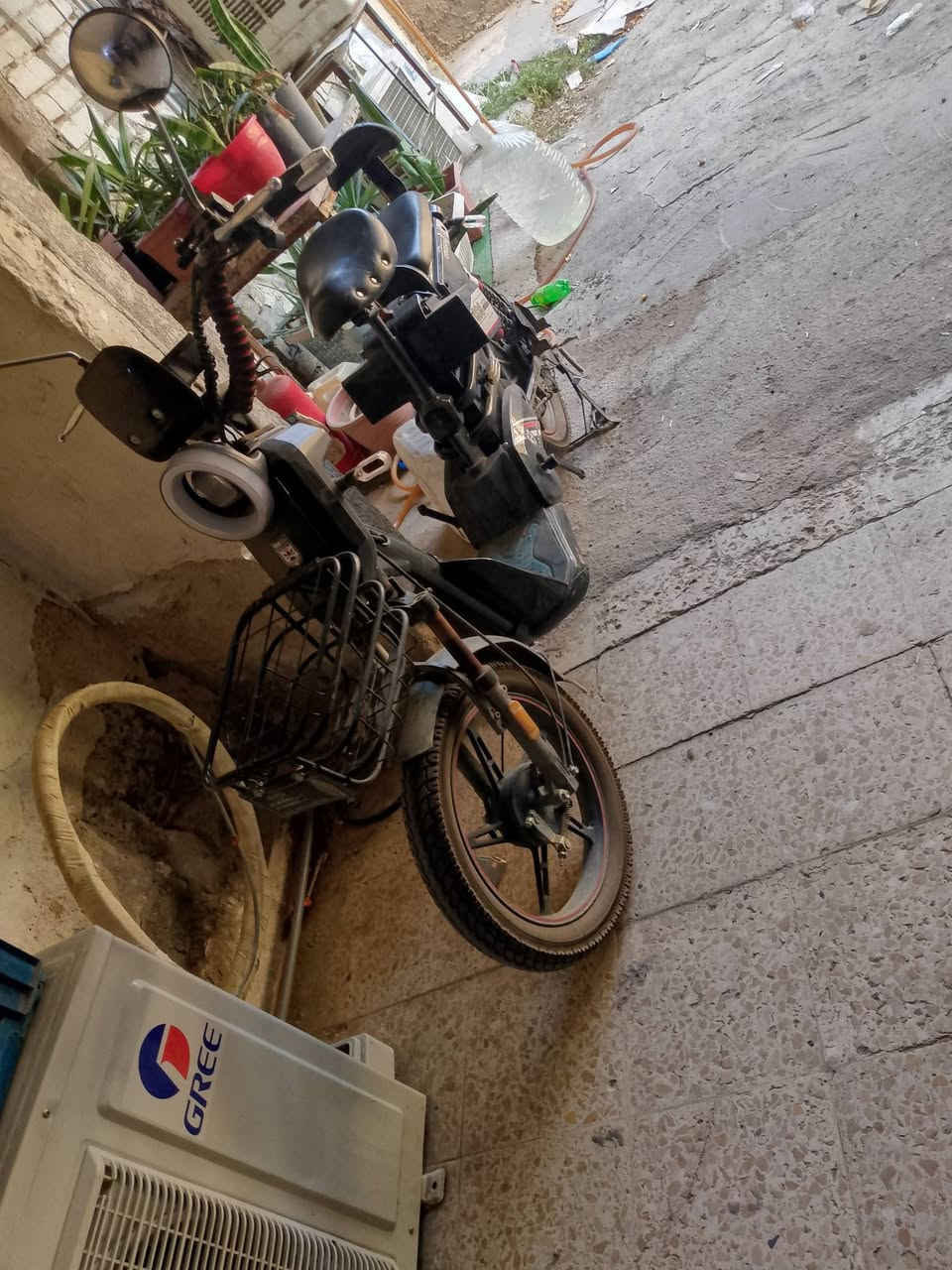 دراجه شحن للبيع مستعمله ٨ اشهر فقط 
حجم ٢٠ سعرها ٤٠٠
***********

