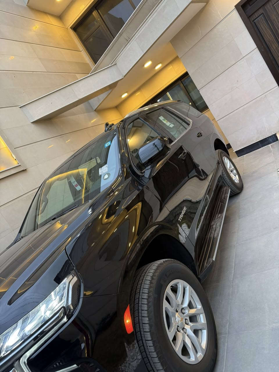 السلام عليكم للبيع فقط 
تاهو ls ٢٠٢٤ 
خليجي وكالة المنصور 
ماشيه ٥٠٠٠ كيلو 
مكفوله سياره وسونار بلمنشور 
تحويل مباشر 
 السعر ٥١٠٠٠$
العنوان . بغداد . شارع الصناعة 
***********
