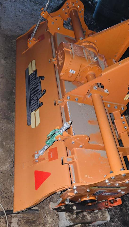 السلام عليكم 
رفاسه هندي للبيع حجم 185 نضيفه جداً على الشركه 
السعر 19 ورقه وبيها مجال للشراي واي استفسار على الرقم ***********
