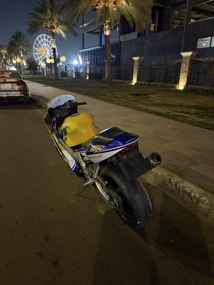 افوراي F4i للبيع
موديل 2006 مكينة وكير كفالة بيها ملاحظات بسيطة بالكفرات 
سعر 25 وبيهة مجال
مكاني البنوك 
***********
