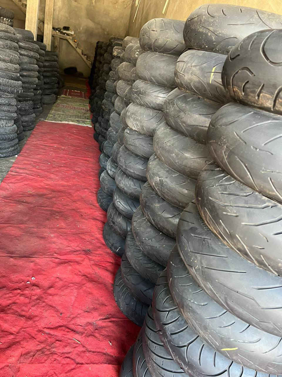 السلام عليكم وصول حاويه جديده تاير بطح خلفي امامي قياس
200
190
180
قياس 
170
160
150
  قليل جدآ 
العدد 500 سعر الزوج 40 ألف 
مع 250 زوج 
14
15
16
18
19
سعر الزوج 35 ألف 
هاي الحاويه جديده بس صفطتهه
مابايع منهه ولا تكه شاهد الله 
انضف من ماموجوده بصور
العنوان المثنى السماوه 
موبايل ***********ابو رقيه
