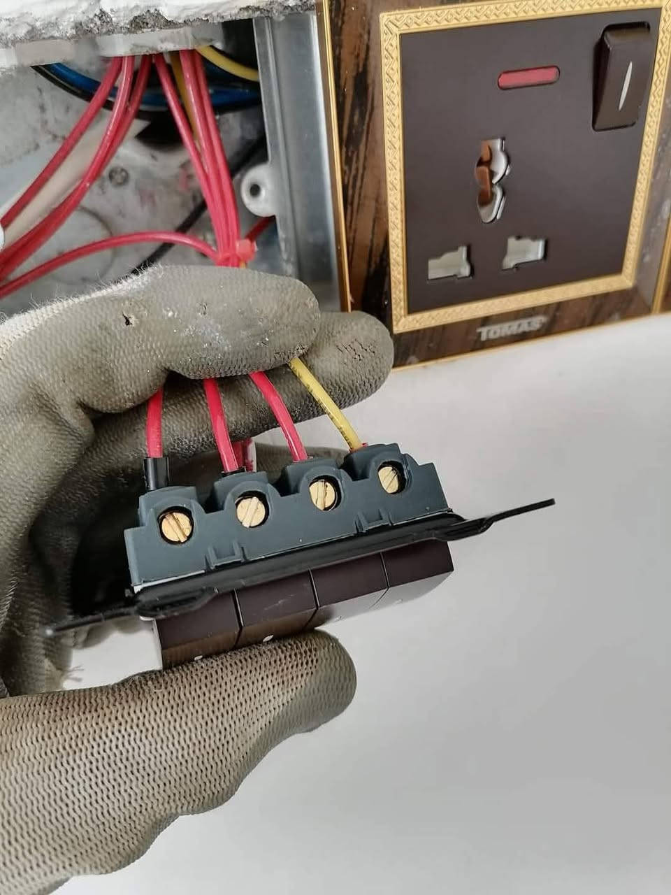 تأسيسات النور الكهربائية 🌹🌹🌹
لتأسيس البوري والسيمنس 🌷🌷🌷 تنصيب كامرات المراقبه 🌺🌺🌺ومنضومه الستلايت والانترنيت
عمل منضومات الدرج وشد البيانو 
 لا تفكر بالسعر اسعارنا مناسبة وعمل جيد
حفر نزالات البوري كوسره🙄🙄🙄
وتثبيت البوكسات على الكبان الليزري
كبس نهايات الاسلاك بوتلس 
للاتصال على الرقم ***********
او مراسلة الصفحه
او وات ساب ***********
