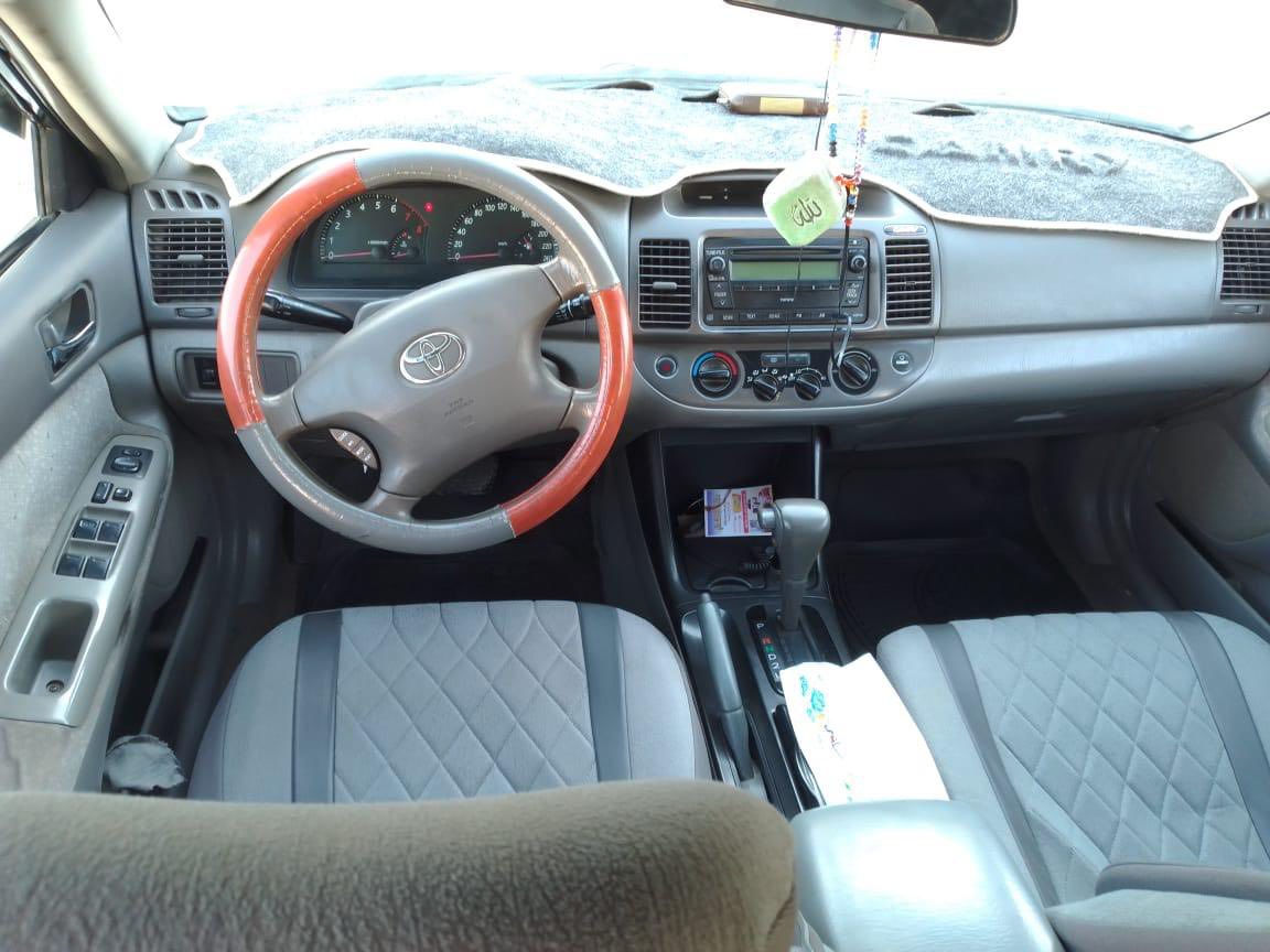 السلام عليكم 

للبيع او مراوس حسب القناعه 

كامري 

موديل ٢٠٠٤ خليجي 

محرك ٢٤٠٠ 
٤. سلندر 

لون ابيض 

تبريد قطعتين 

صدر امامي جديد 

تخم تاير جديد 

هزه جديده 

سنويه ٢٠٣٠ نهايتها 

سياره كاعده. مرتبه. نفس  ما موضح بالصور 

سياره جاهزه من كلشي  

باتري جديد 

رقم  أنبار الماني  جديد. تحويل ثاني يوم 
 
السياره بيها ضربه بالصفحه. مصلحه جديد 

ابيعلك. حزام. 

يرادلها صبغ دعاميات بس 

السعر. 90$.  وبيها مجال 

مكان السياره. بغداد الأعظميه
  
رقم موبايل. ***********

كروب كامري الرسمي
