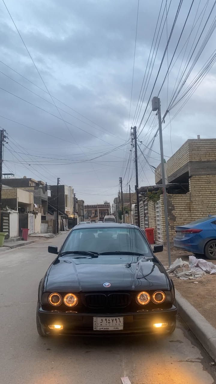 السلام عليكم 
بي ام دبليو ٥٣٥ 
مكينة وكير جدد مكفولات 
صدر الامامي جديد الخلفي نص عمر 
تبريد ثلج بريفيا قبل يومين سويت الة ادامة كاملة 
بوش هاوزن جدد 
سيارة على ايدي مابيها نقص غير دوشمة الشادها جاهزة غرفت السيارة كاملة كهربائية كلة كامل وضفيرة المكينة جديدة 
بجم كلة جديد 
ويل bbs ستاندر 
جمعقة كهرباء يعني ستيرن مي 
للتواصل علخاص 
السعر ٦٠ وبي مجال للشراي بغداد, العراق


**إذا كنت صاحب هذا الإعلان وتريد حذفه لأي سبب، رجاءا أرسل رسالة إلى الدعم الفني**