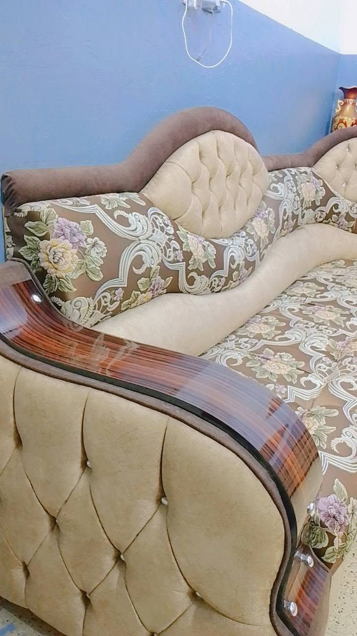 طخم مستعمل شي قليل
خشب عراقي  شرط النضافه
السعر 400 وبي مجال
مكاني موصل حي عدن
تواصل علا هاذا الرقم 
***********
***********
