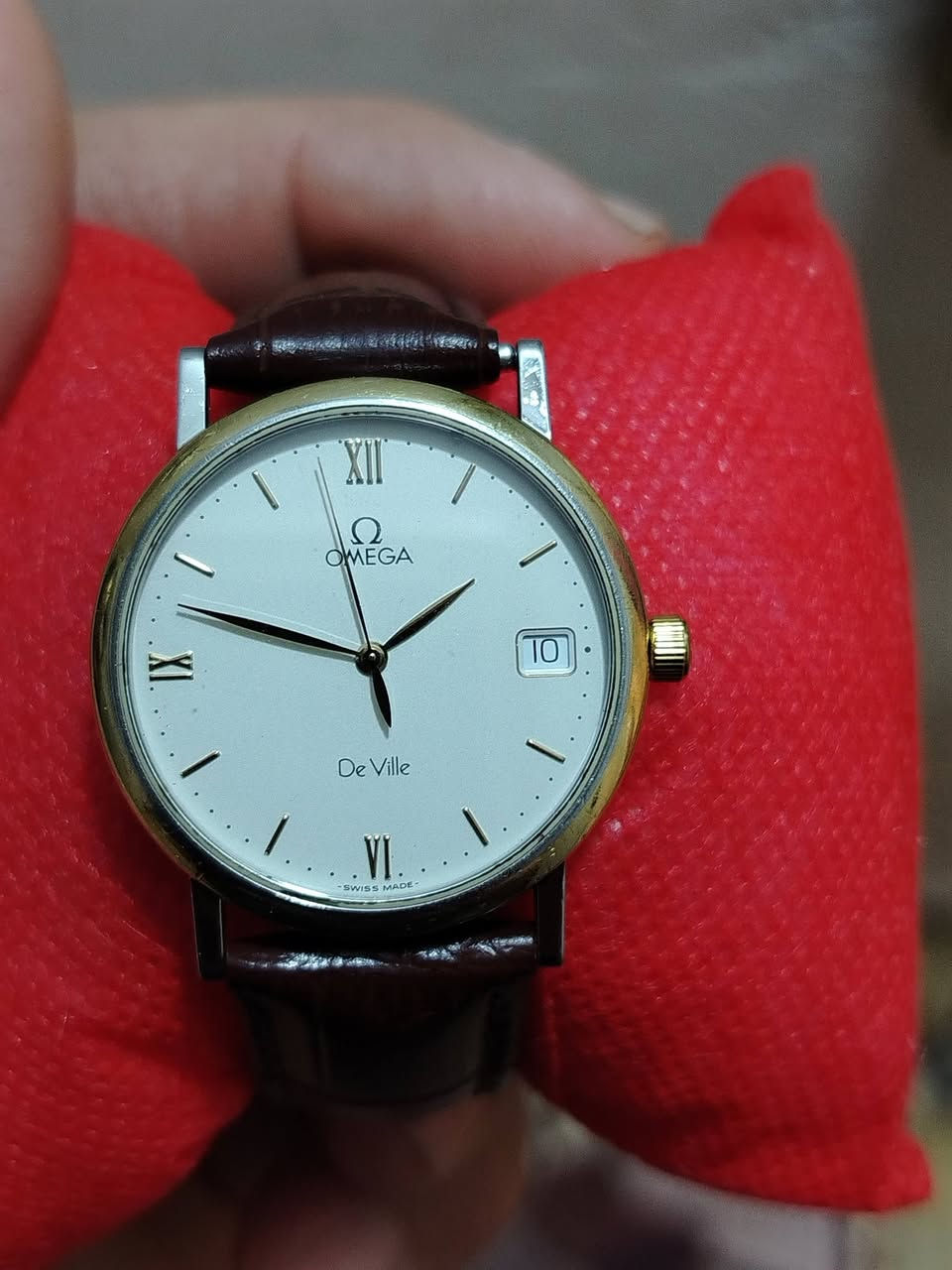 تحيه طيبه
للبيع تحفه من تحف اوميكا نصف ذهب 

ديفيل

بطاريه كوارتز

القطر 32 

السير مستبدل والبوك مستبدل 

النظافة ممتازة جدا


**إذا كنت صاحب هذا الإعلان وتريد حذفه لأي سبب، رجاءا أرسل رسالة إلى الدعم الفني**