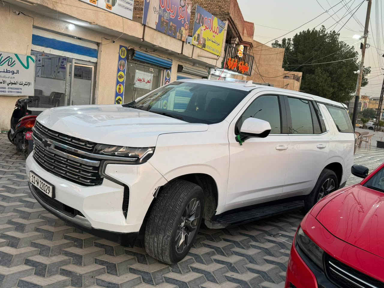 السلام عليكم سياره تاهو للبيع حادثها بنيدر وجاملغ مديل 2022 بسمي ***********
