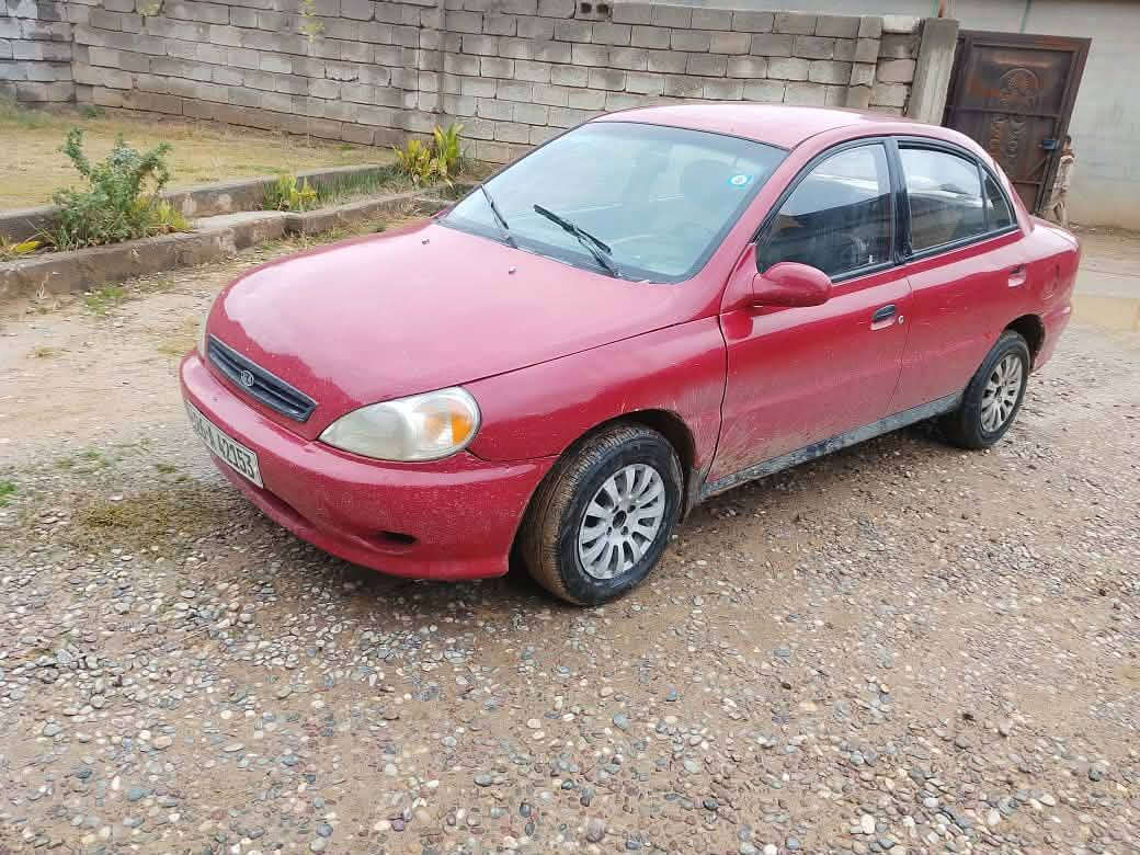 سياره للبيع كيا ريو 2001
رقم دولي لل28
صبغ جماليه
محرك نضيف 
كير عادي
سياره جاهزه  بس الصدر تعبان
السعر 40
***********
