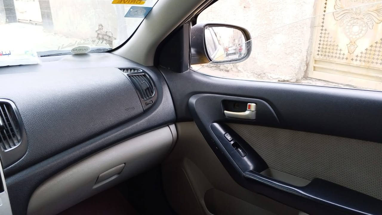 للبيع سيراتوا موديل 10
كير مكفول 
مكينه مفتوحه 2000 دوش 
تبريد جيد جدا 
صدر امامي خلفي فلنجات 
دبلات اربعه 
مبدل بنيد وقبق جنطه 
السعر 72 للبيع او مراوس ٢٠١٥ او ٢٠١٦  مكان السياره بغداد ***********
