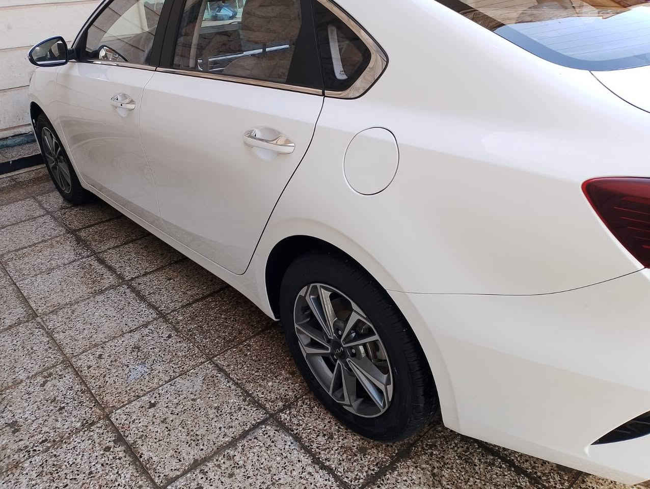 السلام عليكم ورحمة الله
ارجو قراءة المنشور بكافة تفاصيله 

كي ثري موديل ٢٠٢٢ للبيع فقط بدون مراوس ماشيه ٤٤

المواصفات: داخل جلد ابيض٫ تحكمات٫ تنتة٫ تبريد قطعتين الخ... 

السيارة (بيها بنيد صبغ وربع دعاميه وبدنه بدون شواصي بدون راديترات بدون تبديل فقط صبغ ) ارباك طاك السياره بسم صديقي تريد وكاله تريد تحويل حاضرين السعر ١٢٣ مكاني حي الجهاد الضباط ***********
