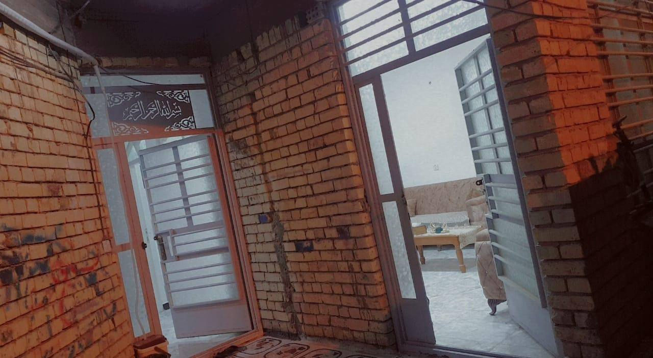 دار للبيع مساحة ١٠٠ متر غرفتين نوم واستقبال ومطبخ وحمام داخلي وحمام خارجي وبيتونه وسطح .. المكان الزعفرانيه دور الشرطه للاستفسار الاتصال عالرقم  *********** ...
مكلف بالنشششر
