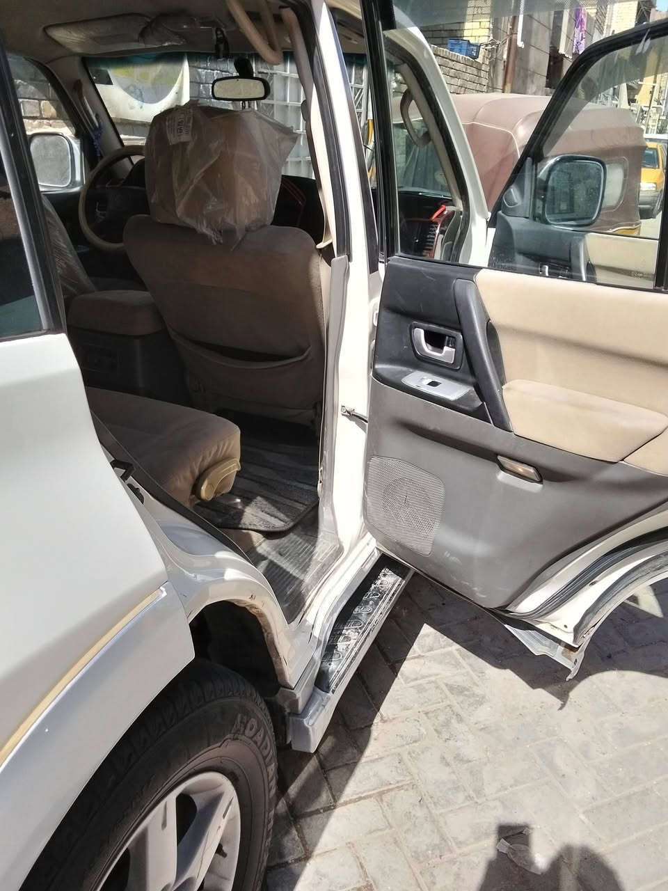 سلام عليكم باجيرو2007محرك
3500 سعر90ورقه بيه مجال سكن بغدادمدينه صدر
***********
