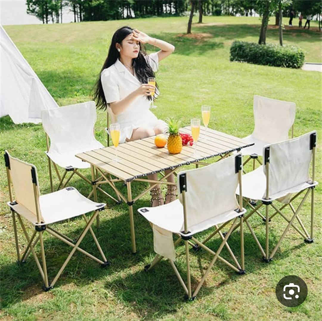 السلام عليكم
ميز وكراسي للتخييم طول الميز 120سم مع 6 كراسي قابل للطي 
سعر 65 مع التوصيل واتس***********
