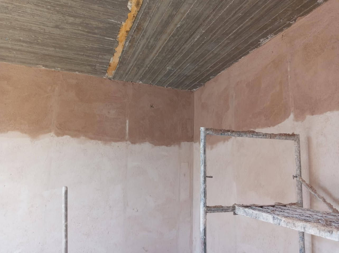 سلام عليكم خلفة لبخ اسمنت وجص وبورك وعمل واجهات فوم تركي وتطعيم وصبغ كادر متخصص في مجال البخ والديكورات التزام بلعمل والنظافه والدقه والسرعه في انجاز العمل الاستفسار ***********
