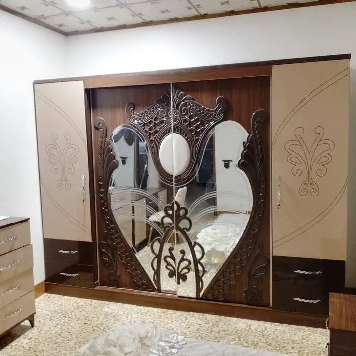 غرفه البيع تركي 8 قطع نظافه 100/75 السعر 550 العنوان موصل الايسر حي الميثاق التواصل على ***********
