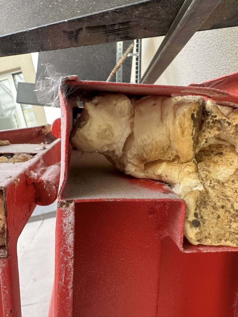 ابواب حديد مضادة للحريق 
العدد 2 
الابواب و الفريم مالتهم موجود 
موضح بالصور سمك المقطع و التفاصيل 
سعرهم ثنينهم ب 175 الف و بيها مجال بسيط 
للتواصل 
***********
