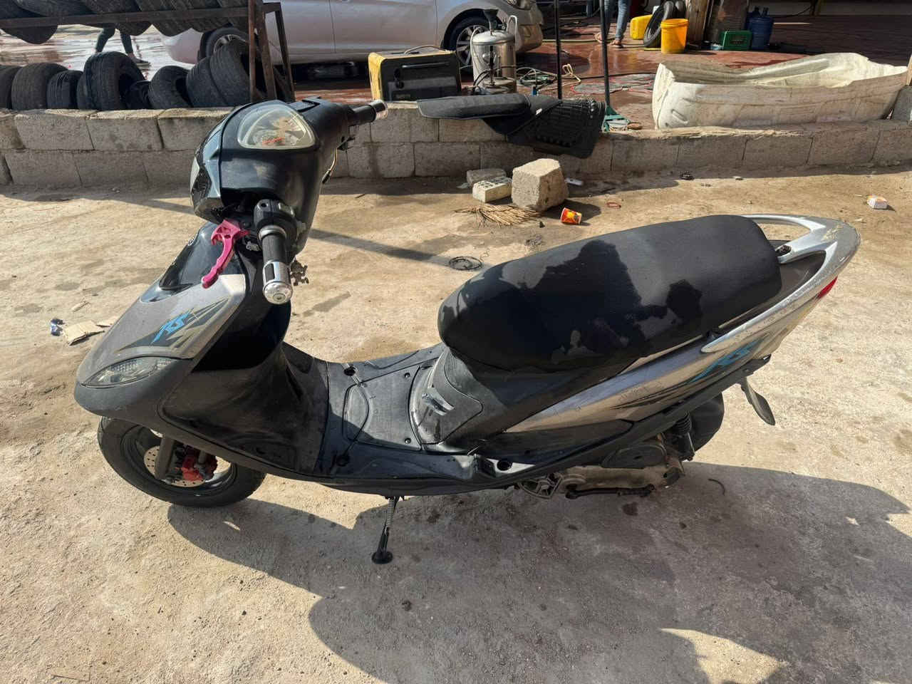 السلام عليكم دراجه ماكس عدله لون رصاصي مطعم بااسود دراجه نكره سلف بكل وكت مكينه 55 شعله ومعدل فول كهربائيات كامله كلهة شغاله لايت عالي ناصي اشاير هورن سكن بك لايت سكن دشبول الدراجه كله شغال الدراجه صالنصه اف ام الاصليه وعليهة تخم تاير جديد بيهة منفيس وذا تريد اسويلك مكاتبه  مكاني بغداد الحسينيه مال راشديه السعر 600 وبيهة مجال للطيبين شراي خاص أو اتصل واني بخدمتك ***********
