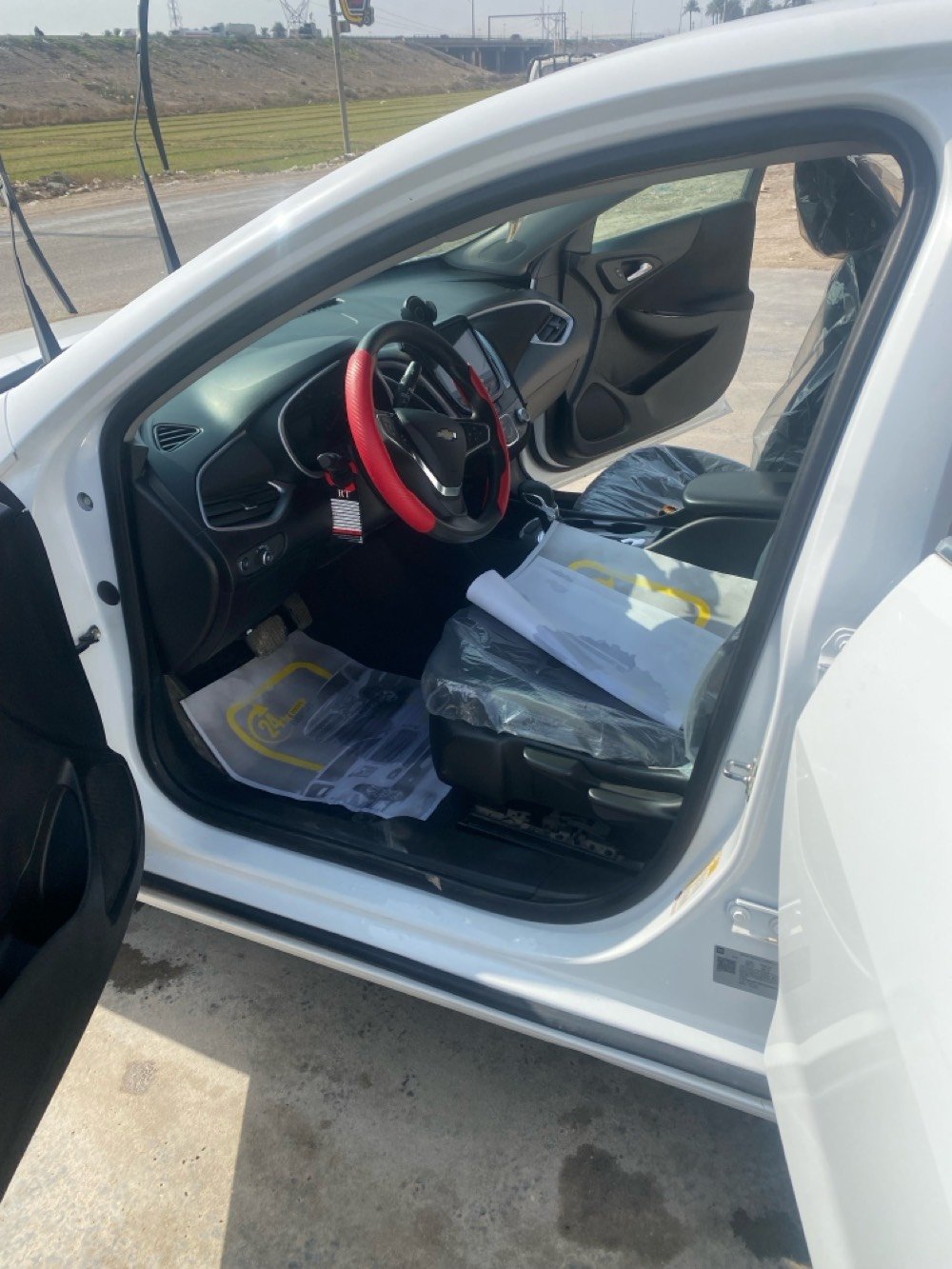 🔥 للبيع — شفروليه ماليبو 2023 رقم بغداد الجديد 🔥  

سيارة نظيفة جداً 
✔️ موديل: 2023  
✔️ اللون: (ابيض)  
✔️ ممشى: (95000) كم  
✔️ وارد: ( أمريكي )  
✔️ محرك اقتصادي وقوي بنفس الوقت  
✔️ شاشة كبيرة + كاميرا خلفية  
✔️ حساسات + مثبت سرعة  
✔️ مكيف ثلج ❄️  
✔️ السياره حادثها سرقه ابواب وبنيد وجنطه الي مشدودات اصليات مال تفصيخ صبغ بطارف الجاملغ الامامي شبر بالسونار يطلع فقط فتح براغي 

السيارة ما تحتاج أي صرف — استعمال شخصي ومحافظ عليها جداً 👌  

💰 السعر:110ورقه قابل للتفاوض تحويل مباشر
📍 الموقع: (بغداد - اليرموك - الاربع شوراع)  
📞 للتواصل :***********

الي يريـد سيارة شبابية، مريحة واقتصادية…