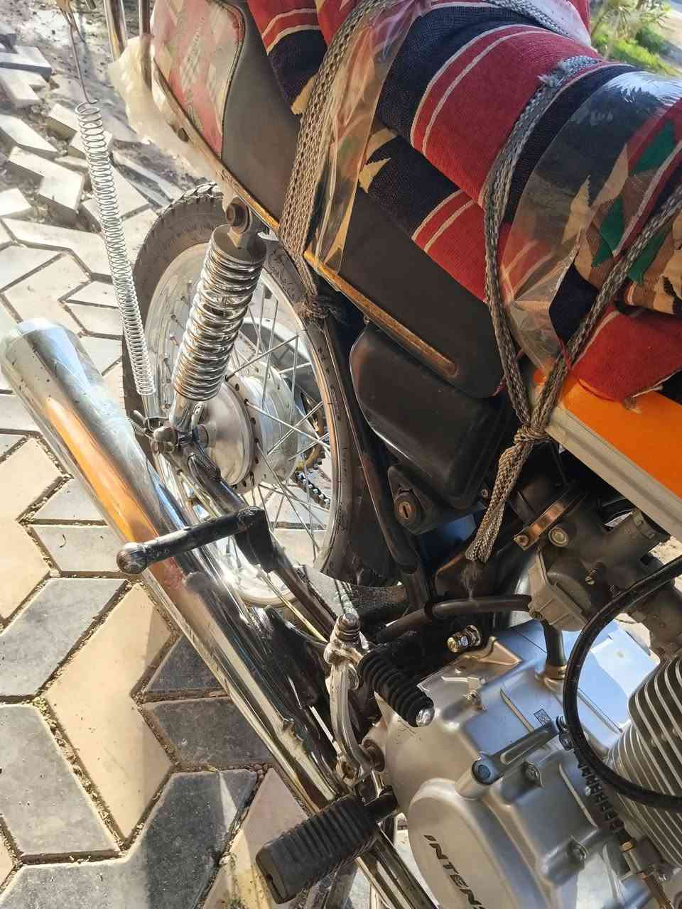 ***********
السلام عليكم دراجه ايراني للبيع مقفوله رقم انجليزي وثانويه 
1650
