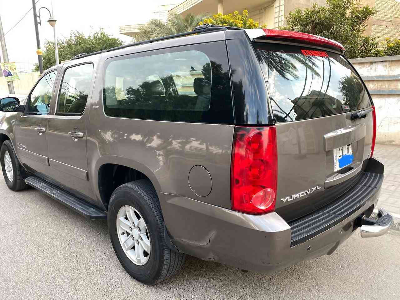 🚗 للبيع: جي إم سي يوكن SLT 2013

رقم ( أنكليزي دولي) بغداد خصوصي 

(فحص وهزه جديده)

     ( مشروع وطني) 

 (سنوية جديدة. )

(لغاية 30/11/2030

📍 مكان السيارة: السماوة – قضاء الخضر

📞 للتواصل: ***********

📊 المسافة المقطوعة: 163,000 ميل قابلة للزيادة 

🛠️ المحرك: 8 سلندر – 5300cc

كير محرك اكسل شرط 

برغي ممفتوح بيهن

⚙️ المواصفات: فئة SLT

(7) راكب

• مقاعد أمامية كهربائية

• تدفئة مقاعد 

• مثبت سرعة

• تشغيل عن بعد

• تحكم ستيرن جهتين

• ترحيب بالمرايا

• تحكم دواسات بنزين

             (مع)

• بريك كهربائي

• كاميرا خلفية بلادية 

• تبريد ممتاز جيدجداً 

• دواخل سوداء نظيفة جدًا جداً

• كامل المواصفات ما عدا الفتحة

⚠️ أضرار السيارة:

• وارد امريكي 

• تبديل الجاملغ الأمامي الأيسر والبنيد

📌 تفاصيل إضافية:

• السيارة بسمي 

• ⁠تحويل ثاني يوم

• ⁠بدون وكالةً 

• شرط التحويل

• طخم إطارات جديد مع بطارية جديدة

• حدادية جديدة

• طخم دبلات جديد

💰 السعر: 200 ورقة –
