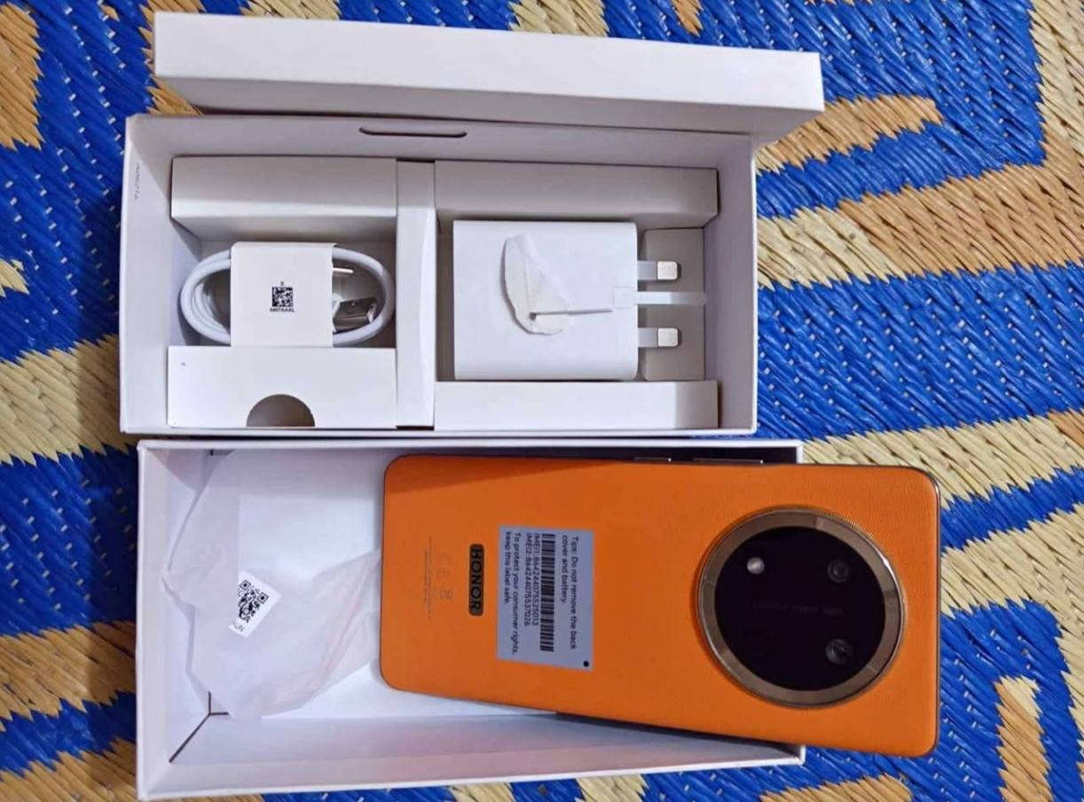 موبايل هونر x9c 5g  ذاكرته 256 والعشوائيه 24 يعني 12+12 نظيف كلش استعمال قليل جدأ غراضه كامله الاصليه شاحنته 66واط كاميرا 108يدعم الشحن السريع مكاني نجف سعره 300 رقمي ***********
