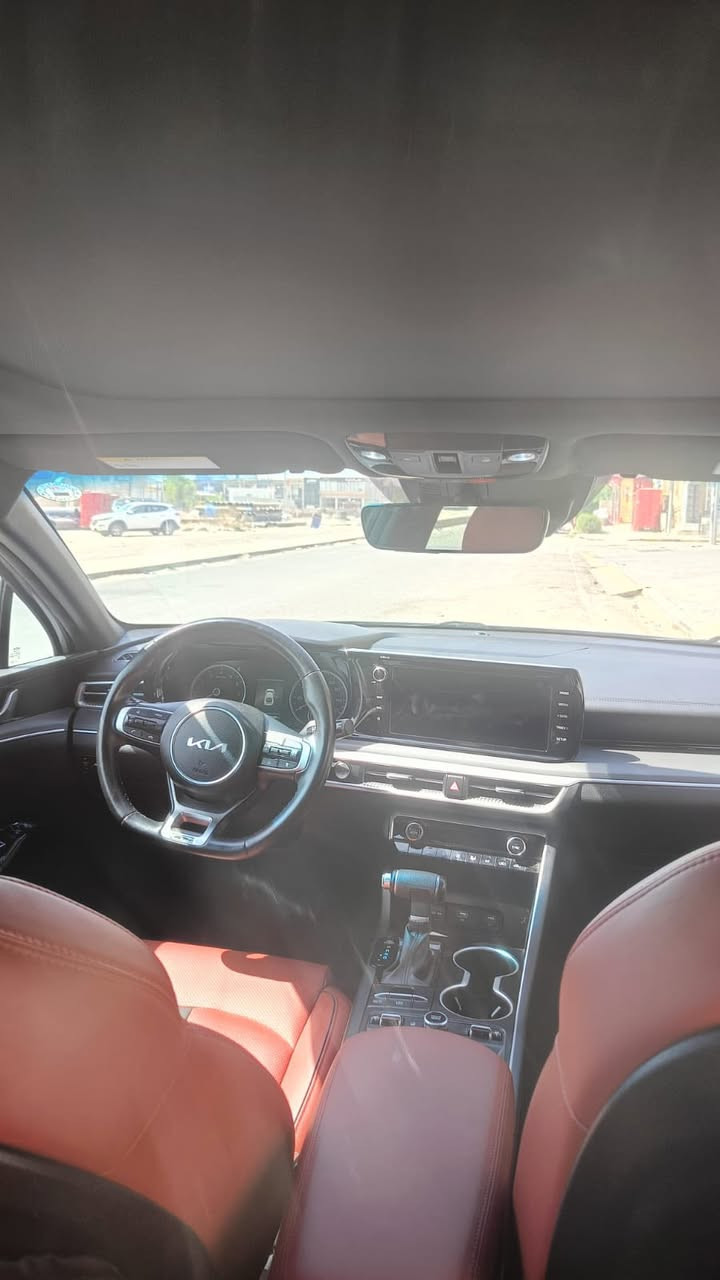السلام عليكم ورحمة الله

Kia K5 gt-line 1.6T 
AT 8-speed 
AWD 

فول مواصفات 1/1

- داخل احمر 🟥
- رادار امامي
- مثبت سرعة تفاعلي
- بانوراما
- تدفئة كشن 
- تدفئة ستيرن
- تثبيت مسار
- تنبيه ستيرن

تريدهه فور ويل تريدهه تو ويل اكسلهه موجود والكاردن موجود . 

السيارة مكينة وكير كفالة عليهه سيرفس كامل من الجزيرة دهن ليكي مولي الاصلي كل 5 الاف + تبديل دهن كير valvoline الاصلي لأن السيارة مشت 70،000 وقابلة للزيادة 

السيارة حادثهه 3 قطع بنيد وجاملغين اماميات 
حادثهه غريب شوي امامي بس سطحي وبنفس الوقت بيهه رصعة خفيفة باللغد وما صلحتهه لأن متسوه ، السيارة من المزاد لبيتنا على ايد وحدة 

صور الحادث والسعر خاص وانا بخدمتكم 

مكان السيارة : 📍 البصرة 

***********
