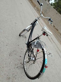 بايسكل للبيع السعر 80وبي مجال الحجم ٢٧جديد شركة برح ستوت للاتصال 07713...