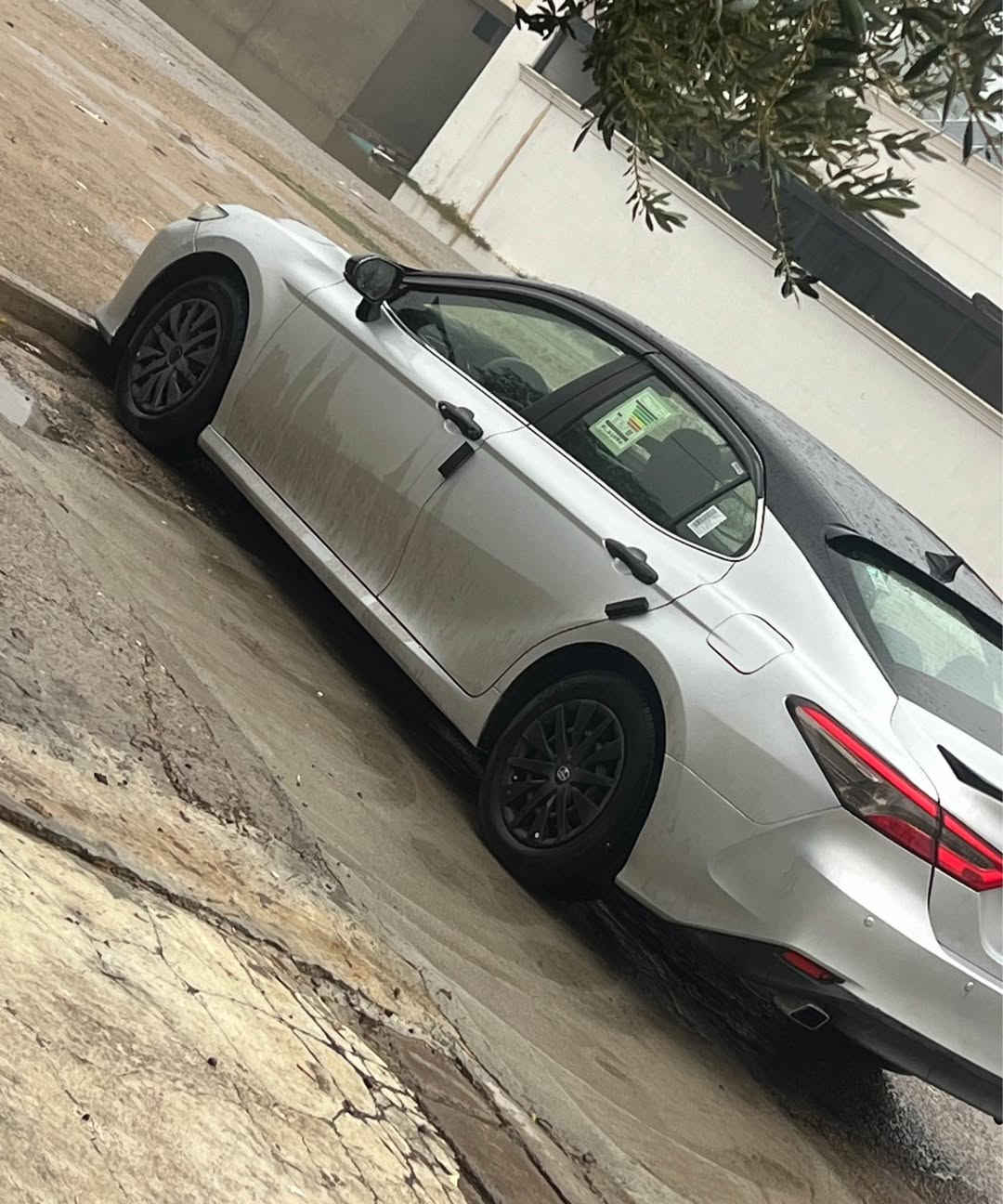 كامري  خليجية هايبرد موديل23  LE  لون سلفر اصل بصمة تبريد قطعين  3 انظمة قيادة كروز سرعه سايد بريك دكمه شاشة ومنفصل تخم تاير كير محرك جاهز ماشية 59الف كيلو حادثها صبغ عام بدون ضرر بسب ستيكرات فقط  بدون ايرباك رقم وسنوية  وهزه جديد  بأسمي كركوك دولي 
للاستفسار *********** كركوك, العراق
