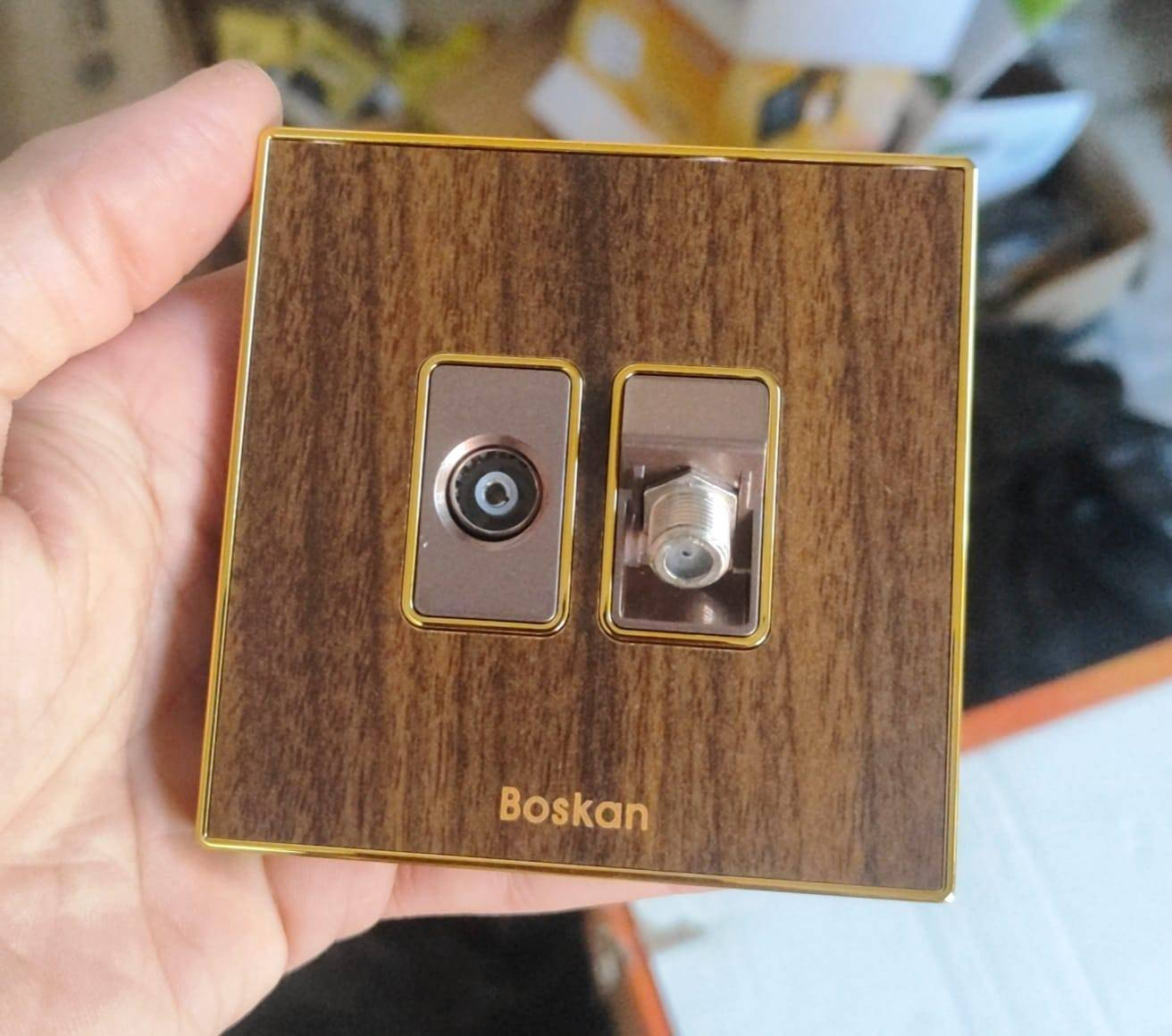 السلام عليكم متوفر سستم كامل هاي الالوان اسعار جملة تنافسية توصيل كل العراق موجود واتساب *********** السعر 1500سستم كامل
