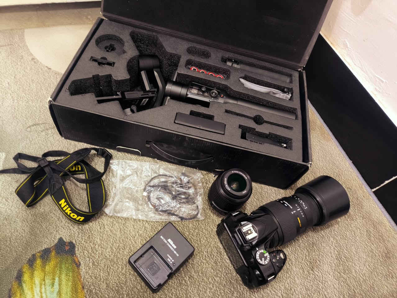 السلام عليكم
اوزمو من شركه Moza Air 2 
وكاميرا 3300d مع عدسة رياضي من شركة سيكما الاصدار الجديد 
وعدسة 18/50 الاصلية 
ورام 64 كيكة
وحزام الكتف 
شاحنة 
بطارية 
كلهن بسعر 500الف


**إذا كنت صاحب هذا الإعلان وتريد حذفه لأي سبب، رجاءا أرسل رسالة إلى الدعم الفني**