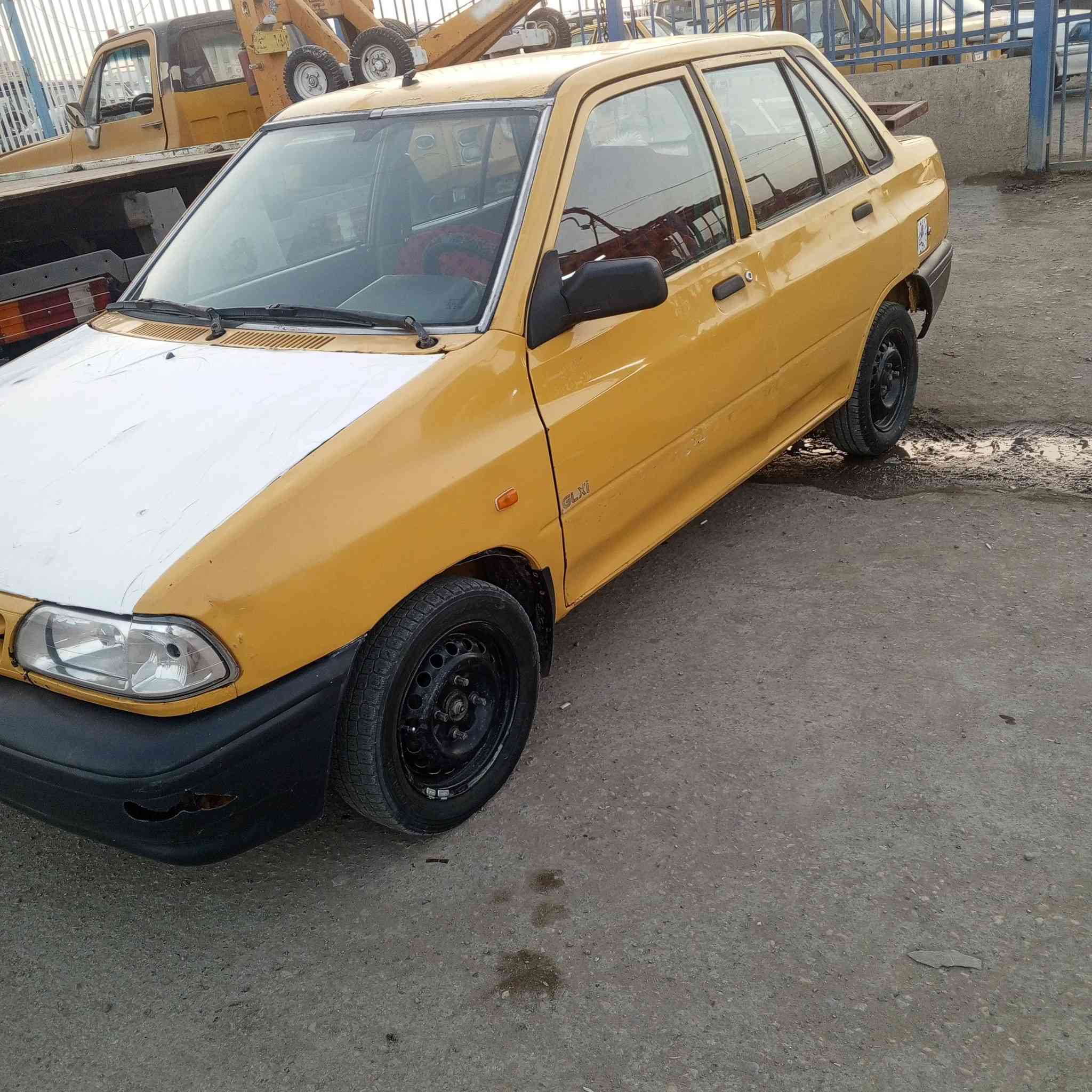 السلام عليكم سايبا للبيع رقم احمر موديل 11 سيارة جاهزة حدادية وكير ومكينة ودوشمة وكاعيات وماناقضة شي  عارضة  13وبية مجال للشراي الاستثمار الاتصال ***********
