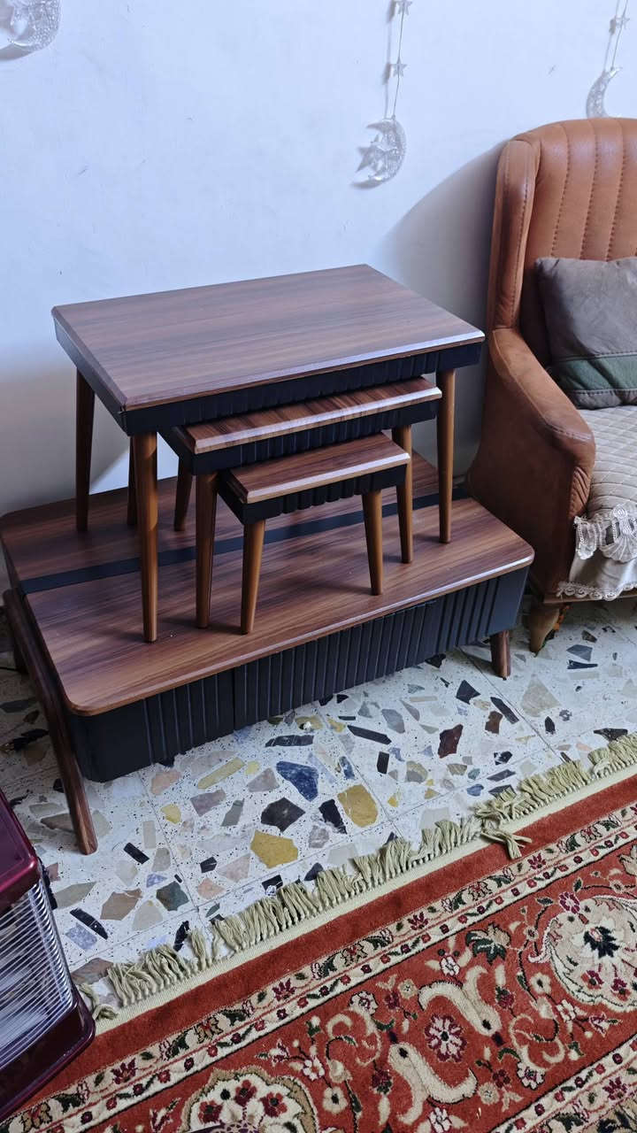 سيت طبلات خشب تركي درجة اولى جديد صار شهر من اخذتهن جديده للبيع ، السعر 100 الف دينار 
عدد 3 طبلات مع الميز مثل مموضح بالصور
واتساب ***********
