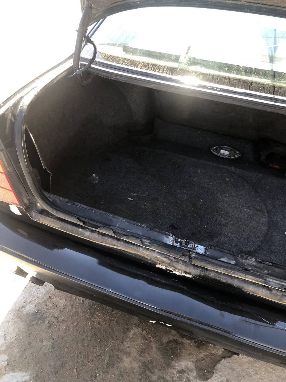 السلام عليكم 
BMWموديل
1990حجم 535
السيارة فول حدادية جديدة تخم تاير جديد مكينة حاوية گير مكفول السيارة بدون حادث فقط صبغ جمالية مكانه بغداد المحموديةالسعر48$وبيه مجال للاستفسار***********
***********
