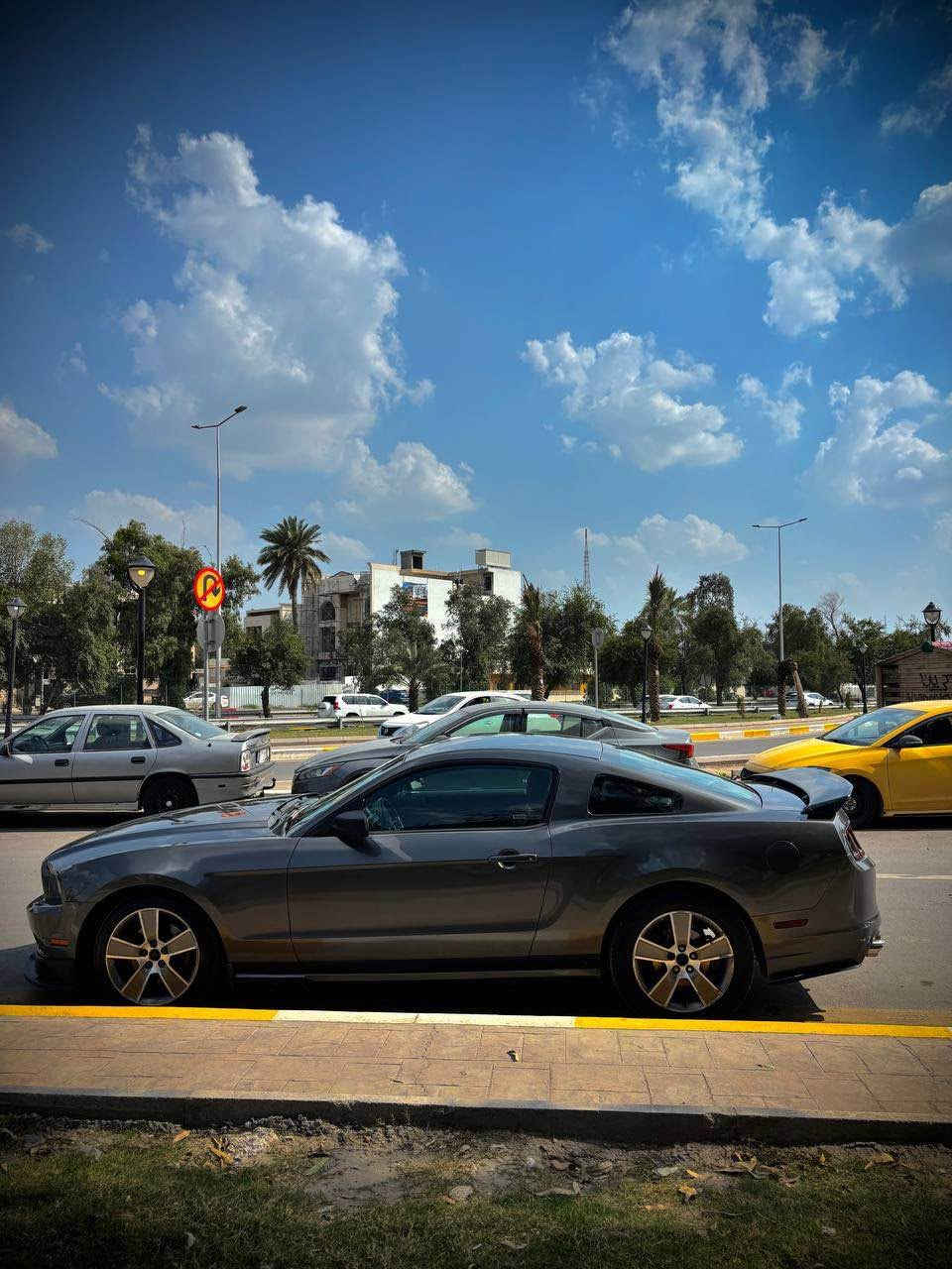 السلام عليكم شلونكم شباب 
موستنك 2014 V6  3.7
السياره بيها حزام صبغ وصارت بيها طخه قبل كم يوم بل جاملغ الخلفي 
كير مكينه مكفوله 
باسمي رقم بغداد هزه سنويه كله جديد 
سعرها 97 وبيها مجال 
مكاني بغداد اليرموك
للتواصل: 
*********** واتس 
*********** رصيد فقط بغداد, العراق
