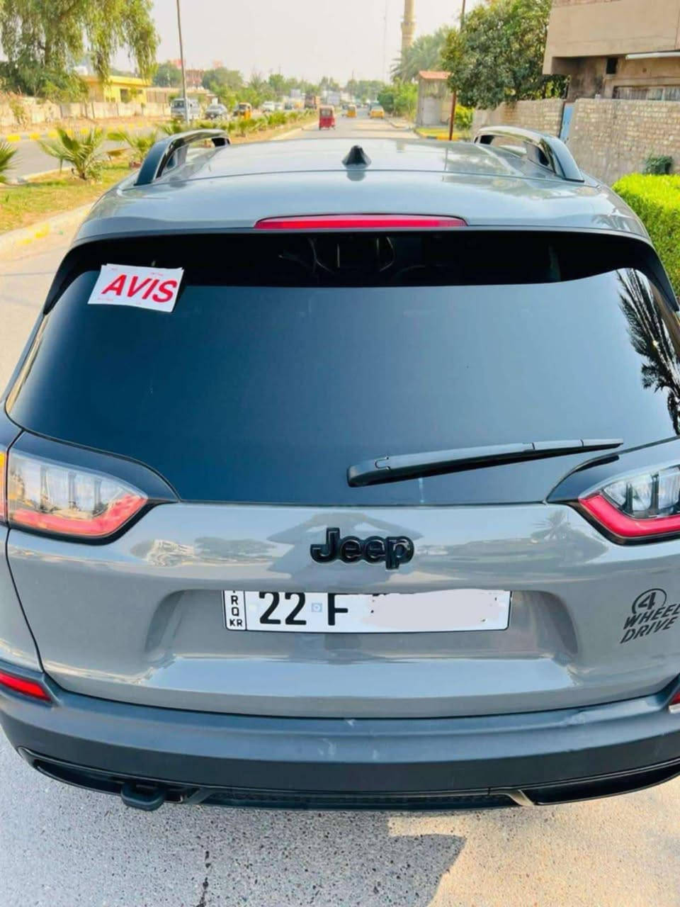 السلام عليكم
Jeep Cherokee X 2022
جيب شيروكي (بزون) ٢٠٢٢ للبيع فقط
ماشية ٢٨٠٠٠ الف كيلو (كيلو مو ميل) قابلة للزيادة اللون اسمنتي وارد امريكي مكفولة من الصبغ والتبديل ولأي سمكرة من الدعامية للدعامية.
المواصفات:
 بانوراما
رادار 
تحديد مسار
نقطة عمياء
هندبريك دكمة
اوتوهولد
اوتو ستارت
كشنات جلد
تدفئة بالكشنات والستيرن
محرك ستة سلندر ٣٢٠٠ 
كير ٩ نمر
شاشة وكامرا اصلية
ويل جبلي اسود بلادي 
سبووفر بالصندوق
لايتات وبروجكترات LED بلادي
الوشوم الموجودة عالسيارة اصلية شركة مو عمل
تبريد قطعتين
حادث السيارة تبديل محرك فقط بس محرك مو كير.
مضروب من جوة وطاك ايرباك دشبول وبردا جهة عكس السايق
السيارة كلش كلش نظيفة بمعنى الكلمة
رقم الشاصي وية الصور تكدرون تتاكدون من الحادث 
رقم اربيل باسمنا هزة وسنوية جديدة مكانهة بغداد الغزالية
السعر المطلوب ١٧٥ ورقة وبيها مجال بسيط.
للتواصل ***********
