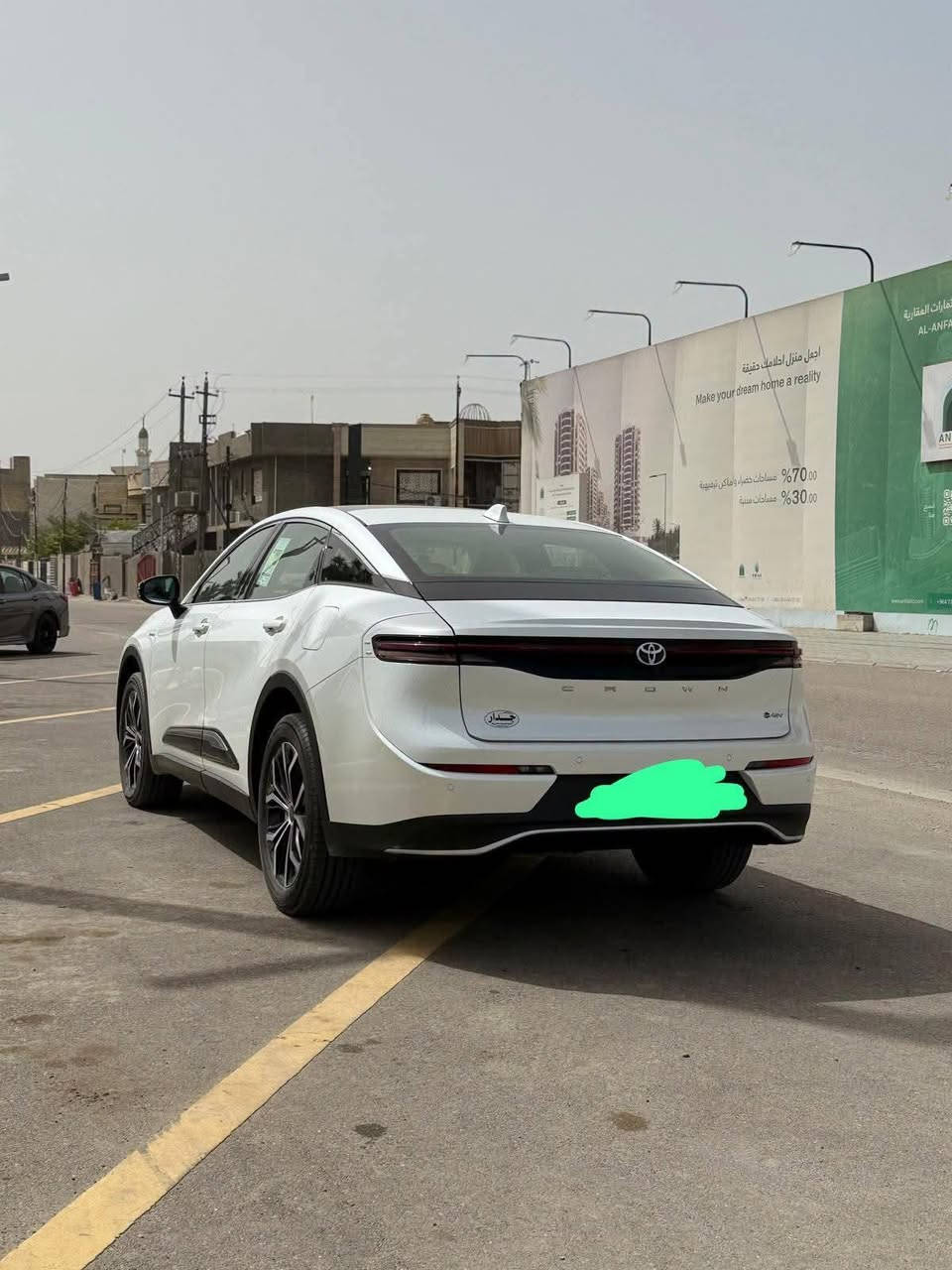🚘 للبيع – تويوتا كراون بريميوم موديل 2026  

وكالة ساز – فول مواصفات – استعمال نظيف جداً  
ضمان وصيانة مجانية (8 تبديلات دهن مجانية)  
السيارة بعدها على وضع الزيرو – ماشية فقط 2500 كم  
مكفولة كفالة عامة  
داخلية لون أبيض  
شاشة جبيرة  
4 كاميرات  
4 كشنات كهرباء مع خزن ميموري  
بردة كهرباء  
تحديد مسار + تنبيه خروج من المسار  
سقف بانوراما  
رادار 360 درجة  
ويل كب 19  
كشنات جلد مع تدفئة وتبريد  
بردة خلفية  
رقم بغداد – باسمي تحويل مباشر  

📞 للتواصل اتصال مباشر: ***********  
💵 السعر المطلوب: 60 مليون وبيه مجال  

#تويوتا #كراون #Crown_2026 #سيارات_العراق
