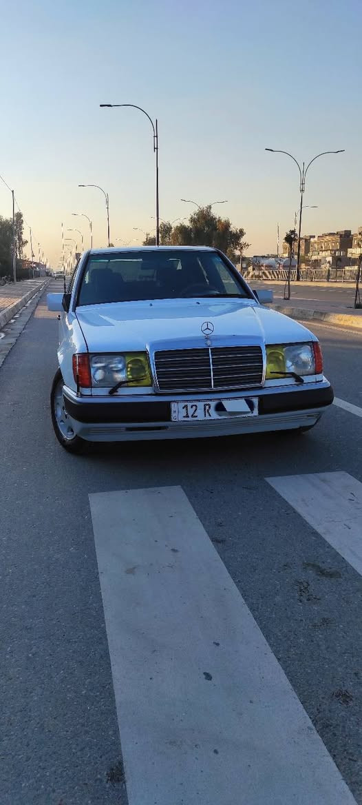 مارسدس دب
رقم انكليزي 
هزة جديدة 
محرك بلادي 6سلندر
كير ومحرك شرط
 قواعد دبل بلاد
بريك ABS
تدفئة تبريد
شرط التحويل السعر اتصل على الرقم ***********
