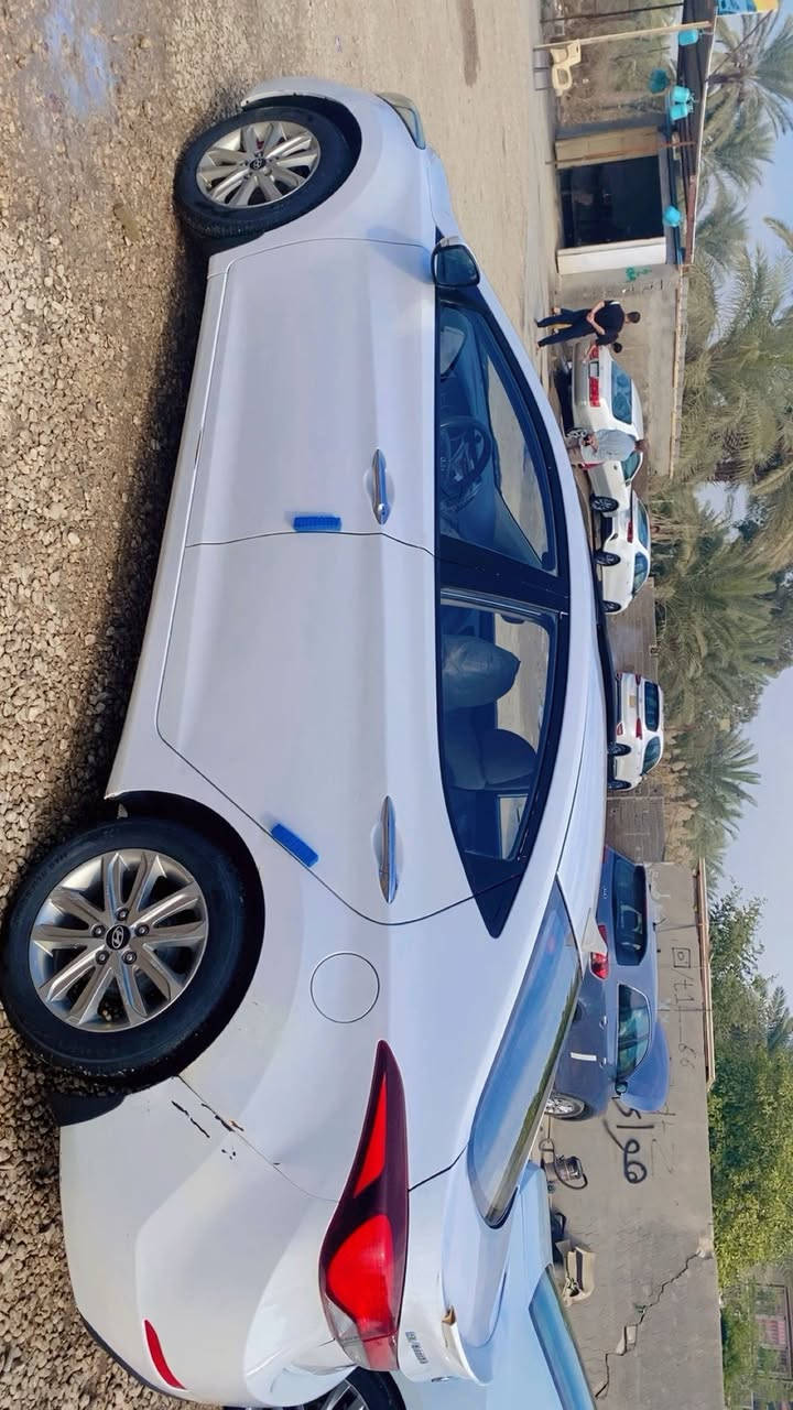 السلام عليكم 
النترا 15 خليجي فول عدا البصمه
بيها باب وره السايق صبغ بدون دواخل اثر شخوط 
وكارت بالجاملغ 
محرك وكير مامفتوح 
تحويل ثاني يوم 
السعر 125 وبيها مجال قليل 

***********
