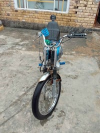 دراجة ايراني محرك مامفتوح للبيع السعر ٢٥٠ وبيها مجال  مكفولة من السرقة...