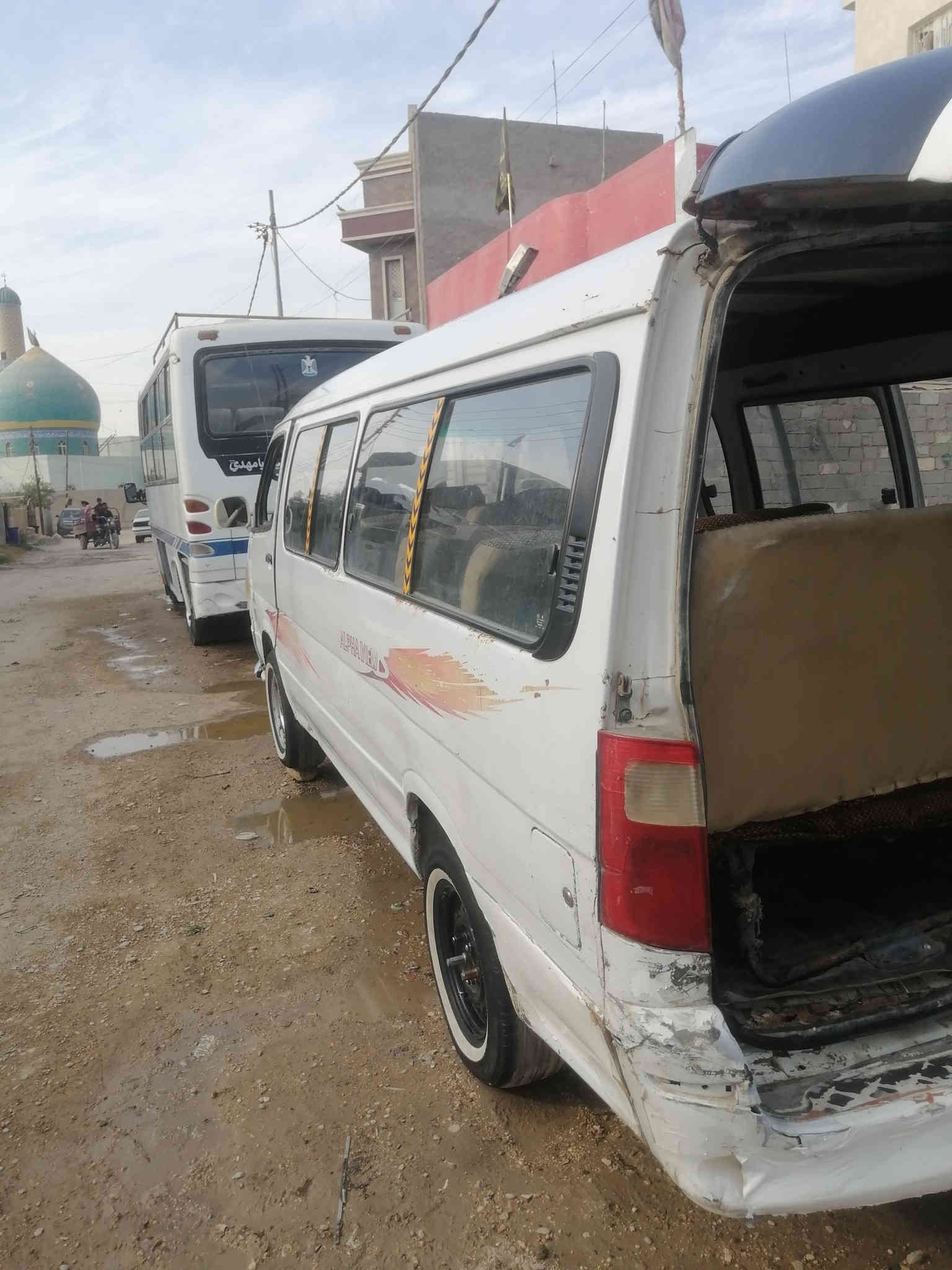 السلام عليكم عندي فتون موديل 2010 سياره جاهزه   مكينه جديده لا تنقيص ولااتبخير كير جديد حداديه نظيفه باتري جديد مطلوب بس 230الف المرور هيئه سنويتها نافذه لغاية 2021 سعر 27 ورقة بيها مجال قليل وهذا رقمي *********** مكاني لحله ابو غرق
