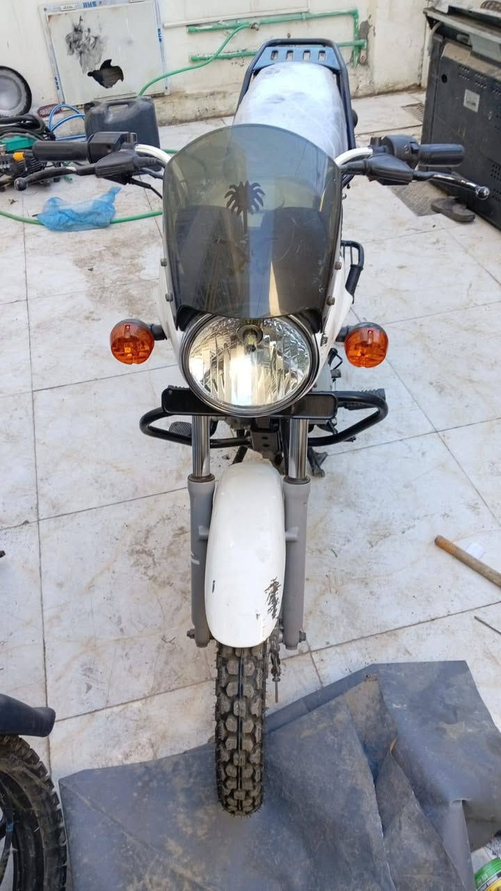 السلام عليكم 
دراجه بوكسر موديل21 اوراق ستنساخ كاملات دراجه تخبل مكينه بلاديه مامفتوحه
دراجه انضف من الصوره كله شغال ليت اشاير بك لايت مال منتسب دوام 10وبيت 10يعني مامتعوبه اشتره سياره ويريد يبيعهه سعرهه مليون و50 وبيهه مجال 
***********
