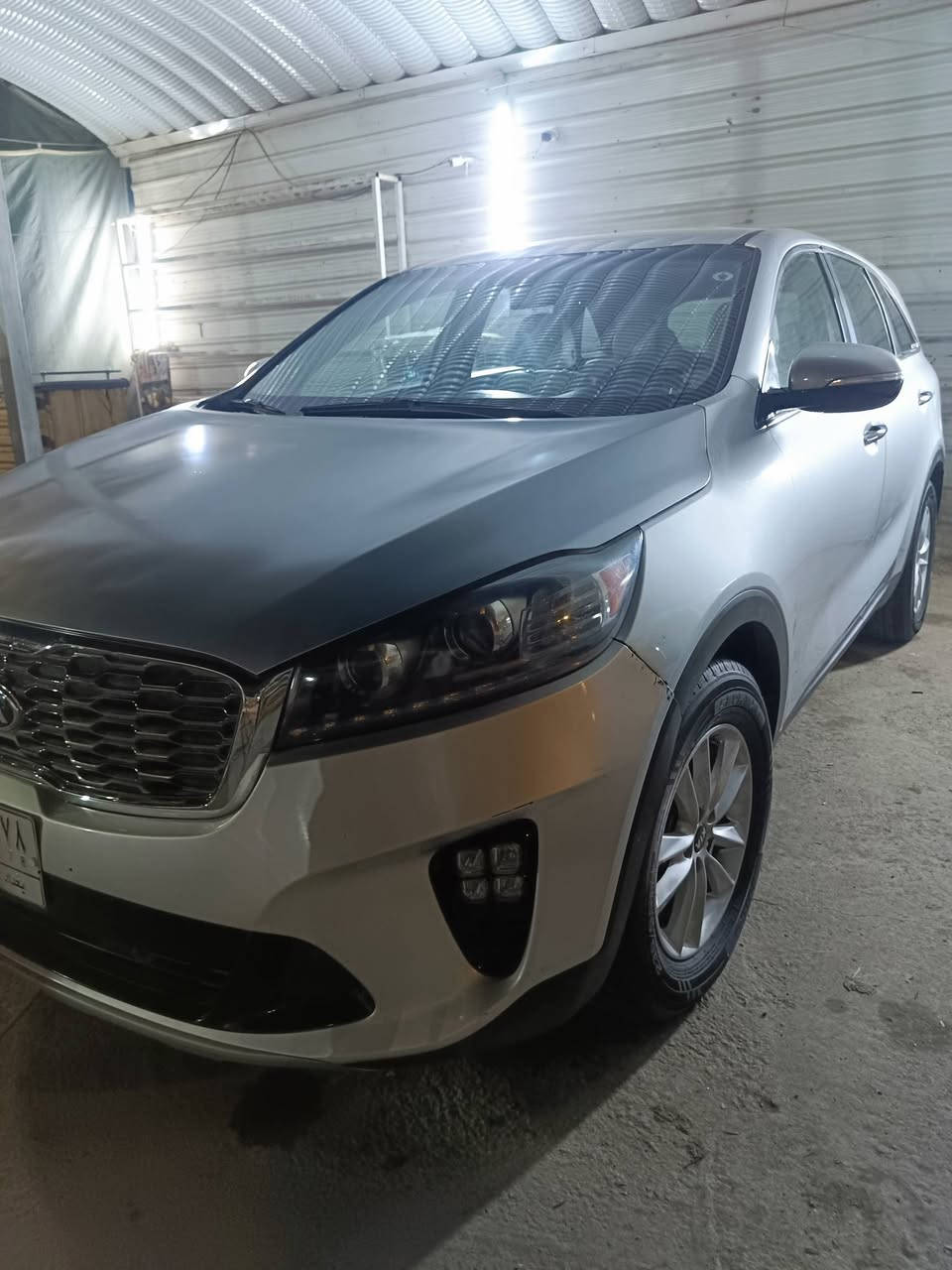 السلام عليكم ورحمه الله وبركاته
للبيع فقط سورنتو موديل 20 وارد امريكي 
سته سلندر صور الحادث مرفقه معه المنشور 
تخم تاير دوشمه جلد ابيض درجه اوله مثل ما موضح بل صور سياره نضيفه ماشيه 80 م  رقم بغداد تحويل مباشر 
السعر 185 وبيها مجال بسيط 
العنوان بغداد الشعله 
رقم الهاتف ***********
