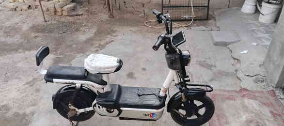 سلام وعليكم 
للبيع درجه شحن شقاله شرط عل فحص 
شقل وروح وين ما يعجبك 
بطاريات وشاحنه ما لاته البلاد 
سويجات 2 
السعر 100 الف 
مكاني البصرة شارع القائد 
واتساب ***********
