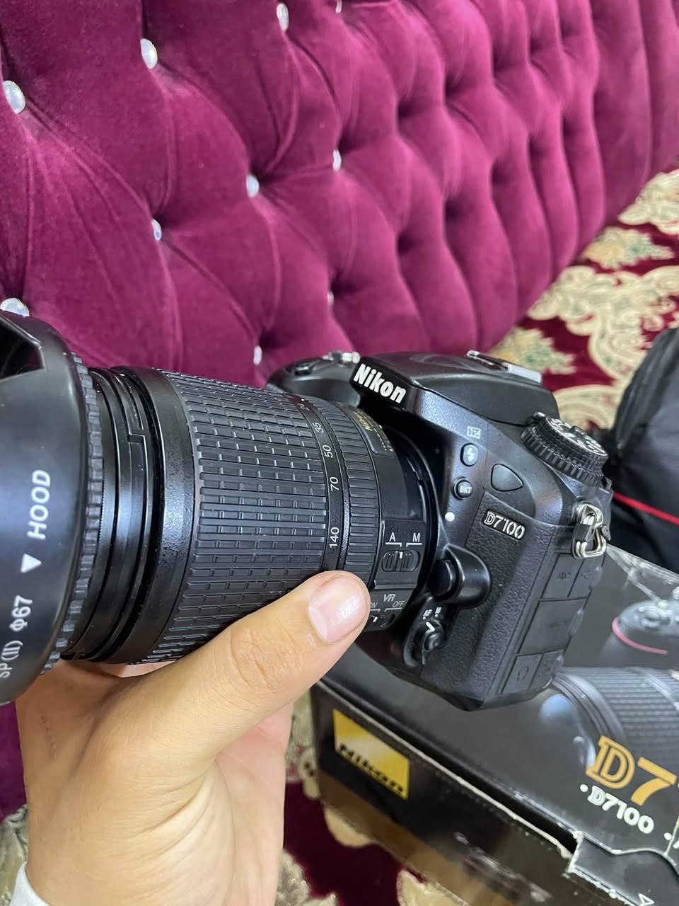 نيكون 7100D كاميرا جداً نظيفة بيها طخة بسيطة جوة ممبينة ولا مأثرة مع كامل ملحقات رام وشاحن وكارتون وجنطة سعرها 475 قفل بدون عملة  
*********** موجود واتساب 
مكاني بغداد البياع
