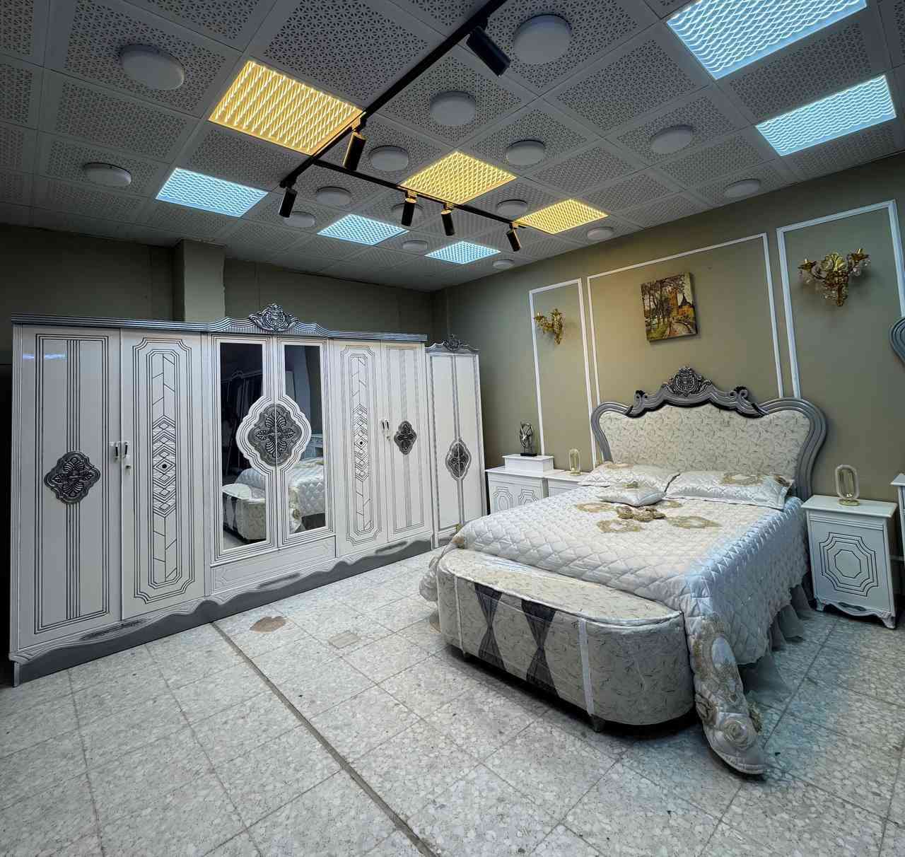 *********** للحجز والاستفسار الاتصال على الرقم متوفر الان موديلات  جديدة سارعوا الحجز 

السعر مليون دينار فقط 

سعر الشازلون الخزان 75 الف 

سعر الشازلون المقعد 50 الف 

غرفه نوم داخل معاكس خشب 3 ملم
خارج تحفير sns انديف 5 ملم

الصبغ حراري درجة اولى

6باب  متكونه من 9قطع

زاويه تصميم كنتوري بارتفاع الكنتور

السرير بلاويد اسود 6ارجل

قياس الكنتور ارتفاع 2.40 وعرض 3.20

النقل والشد مجاناً داخل بغداد 
 
يوجد توصيل الى جميع المحافضات وباسعار مناسبه

للحجز والاستفسار مراسله الصفحة
