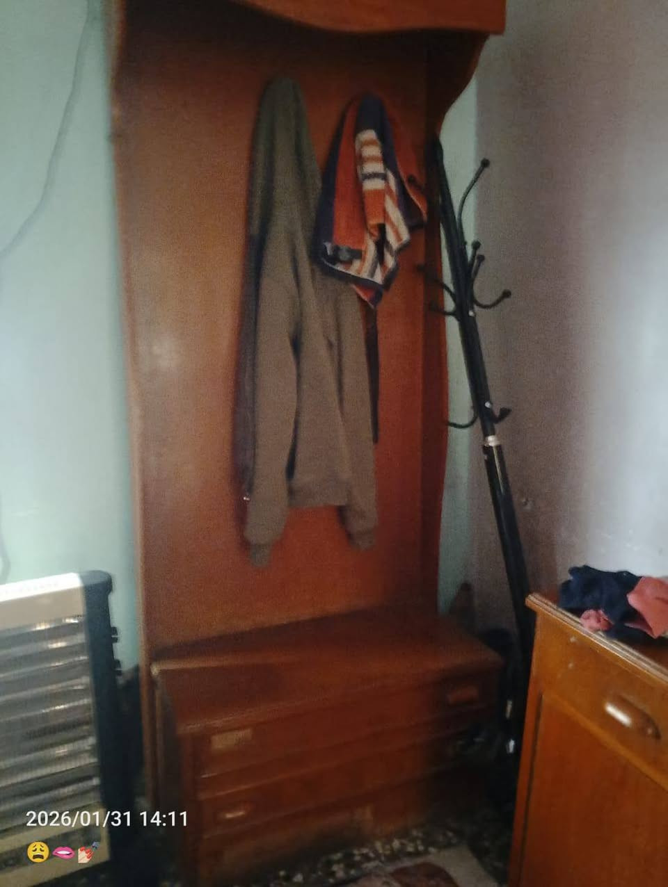 السلام عليكم ورحمه الله وبركاته. غرفه اخشاب عراقيه تسكام نظافة 95 مكان الحله ***********
