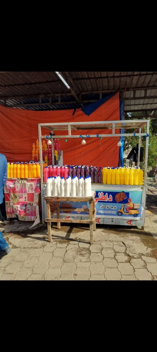 للبيع ميز حديد مترين عرض ارتفاع مترين و 60للبيع بي ابواب ينقفل من جوة مكانه رميثه الكورنيش ع جسر سعره 200لشراي يدلل ***********
