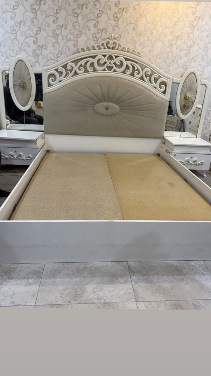 للبيع السعر ١٥٠الف للاتصال *********** مكان واحد اذار
