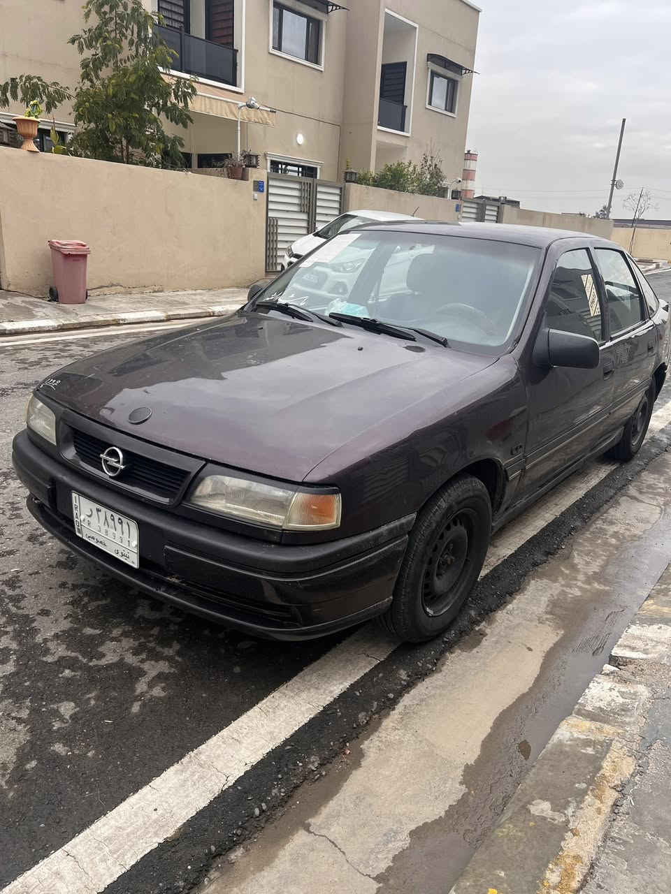 السلام عليكم 
اوبل فكترا 16 موديل 1992 بدون صبغ فقط دوائر خلفيه  وقبغ صندوك مبدل  مكينه  مال كصه  طخم تاير  جديد  باتري جديد  الداخل مدوشم جديد كاربون بانزين بيها السعر 40 وبي مجال قليل 
***********
***********
